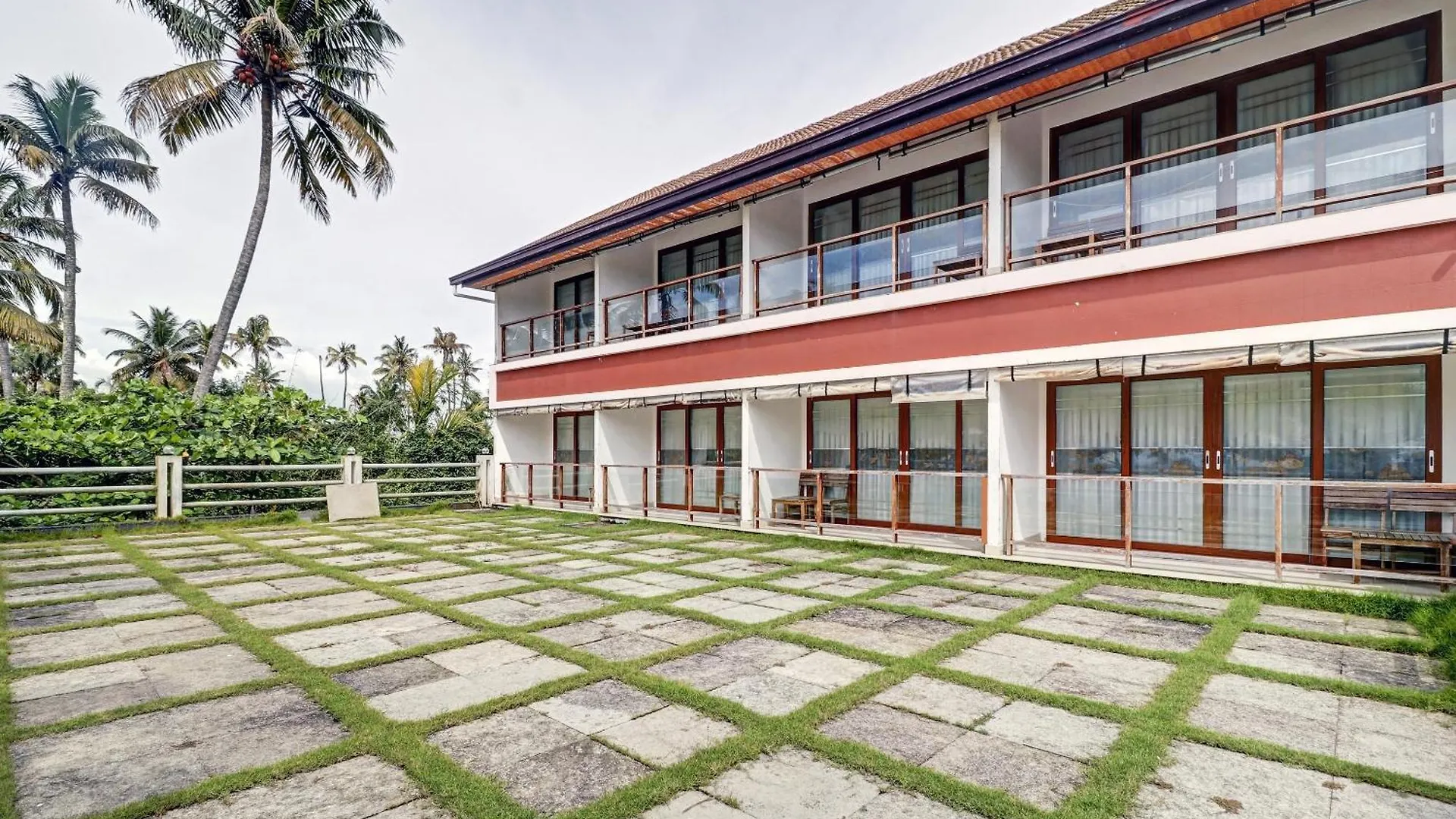Townhouse Oak Edassery'S Sealine Villa Stay Kochi Hotel