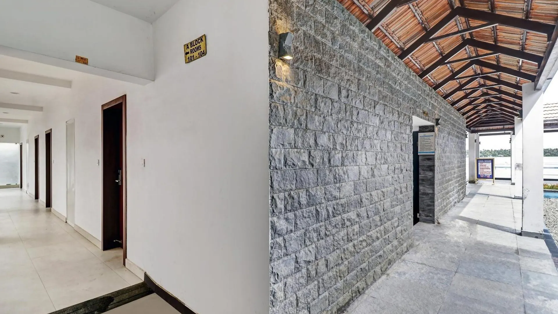 Townhouse Oak Edassery'S Sealine Villa Stay Kochi Hotel