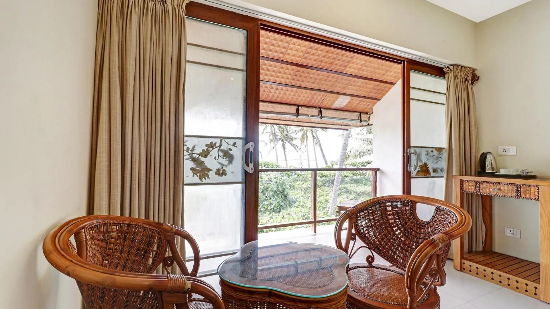 Hotel Townhouse Oak Edassery'S Sealine Villa Stay Kochi