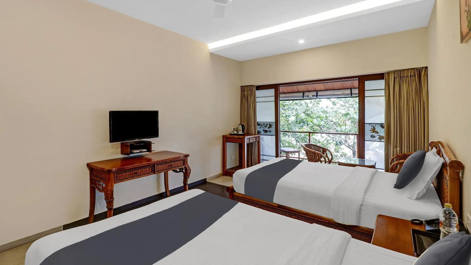 Hotel Townhouse Oak Edassery'S Sealine Villa Stay Kochi