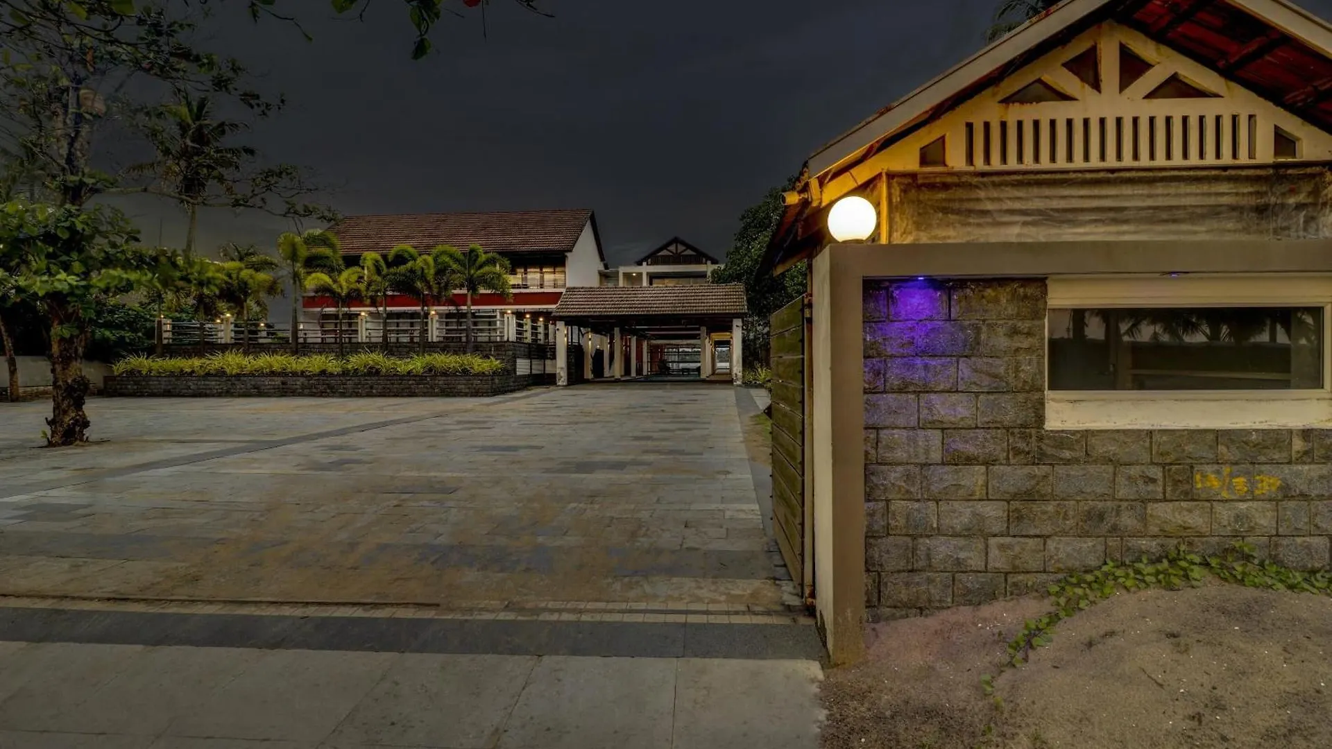 Townhouse Oak Edassery'S Sealine Villa Stay Kochi 4*,