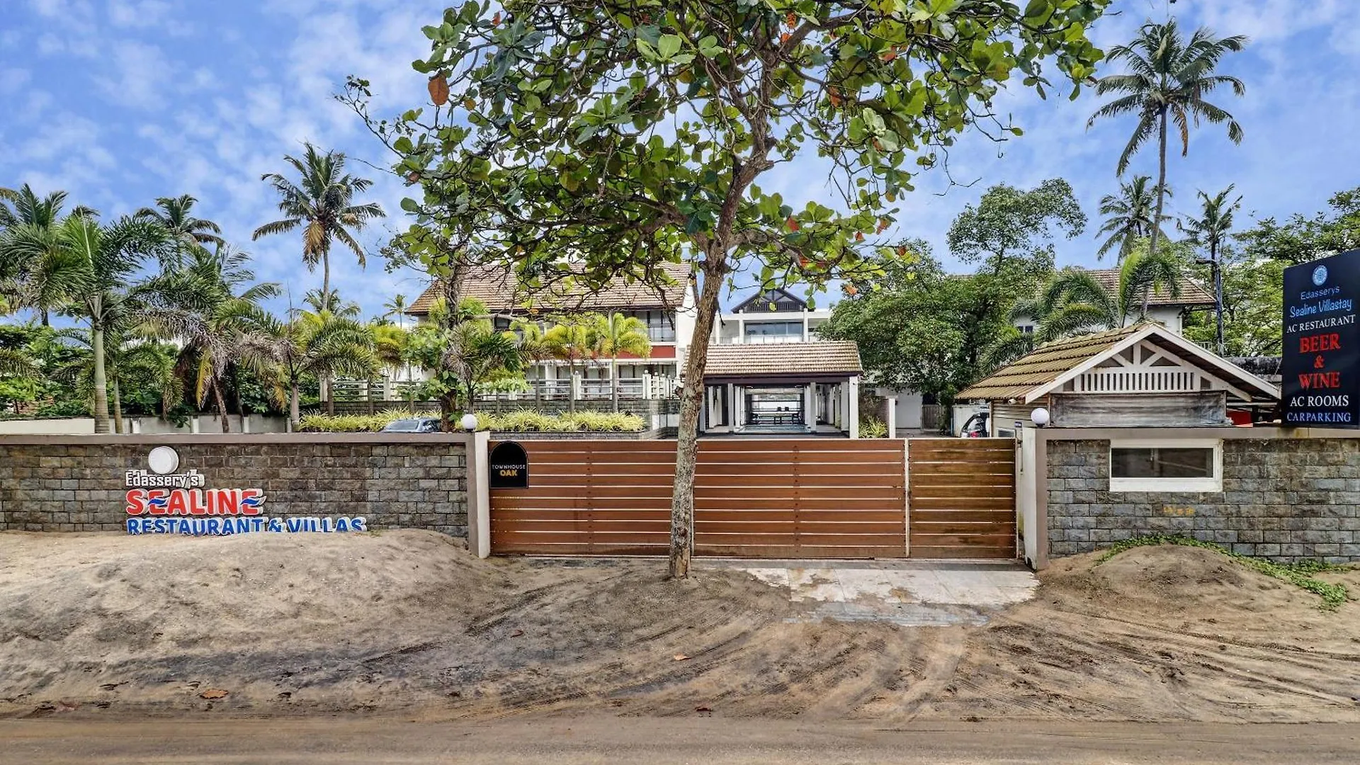 Townhouse Oak Edassery'S Sealine Villa Stay Kochi 4*,  India