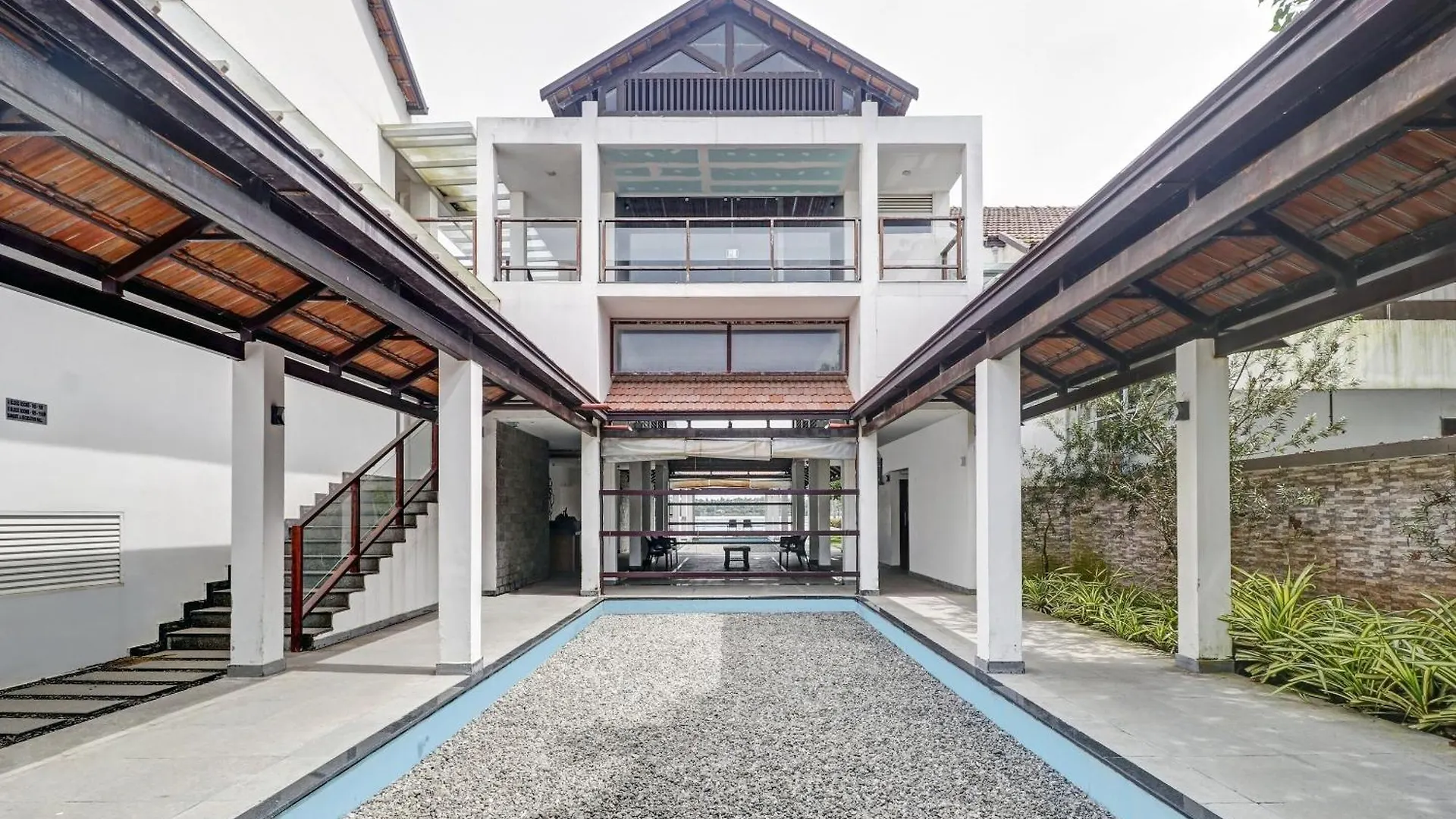 Townhouse Oak Edassery'S Sealine Villa Stay Kochi Hotel